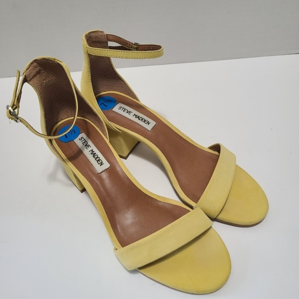 Steve‎ Madden Irenee Yellow Sandal Size 7.5